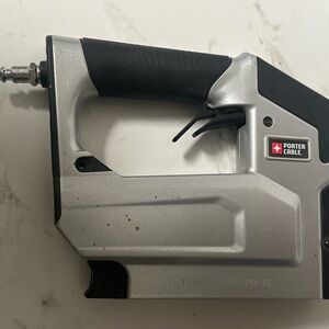 Porter cable 18 gauge staple gun - barely used